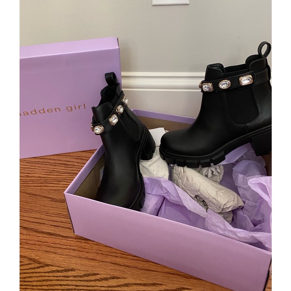 Madden girl NWT BLACK JEWELED BOOTS- size 7